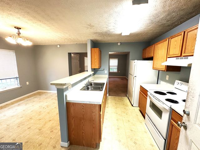 2037 Lakewood Trail SE, Atlanta, GA 30315