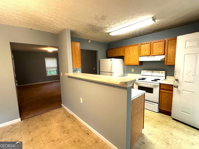 2037 Lakewood Trail SE, Atlanta, GA 30315