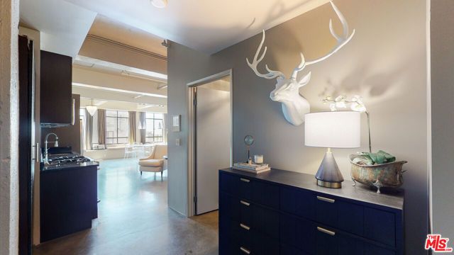 849 S Broadway 708, Los Angeles, CA 90014