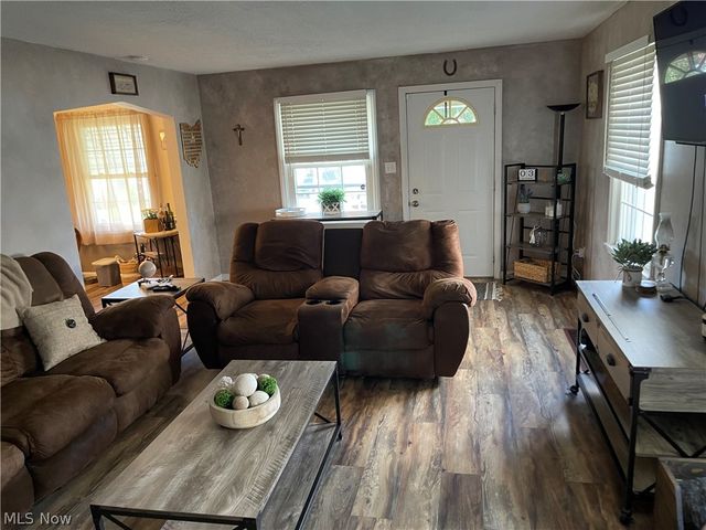1567 Sunset Avenue, Akron, OH 44301