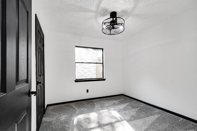 30 Crestbriar Court, Baytown, TX 77521