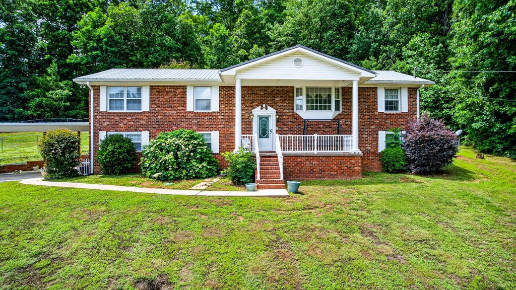5033 Frontage Road, NW, Cleveland, TN 37312