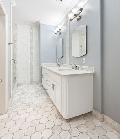 2190 Mcpherson Drive, Grapevine, TX 76051