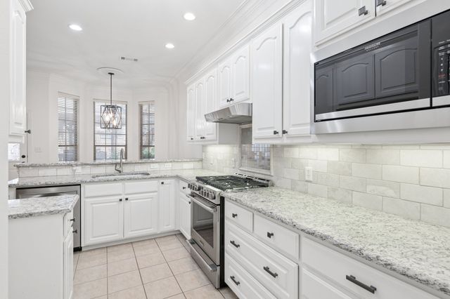 2190 Mcpherson Drive, Grapevine, TX 76051