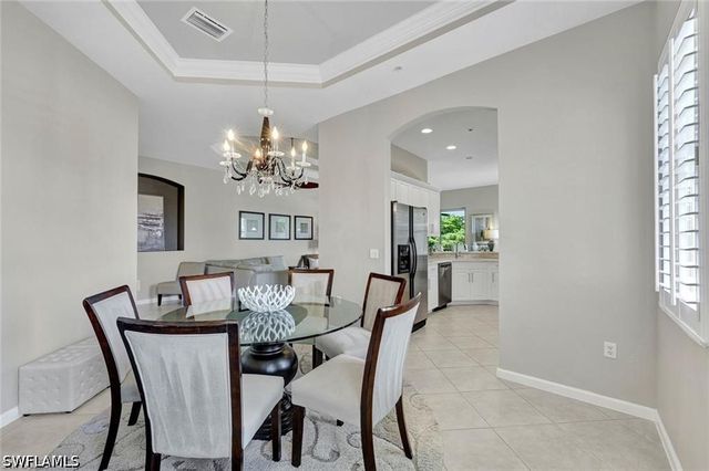8723 Coastline CT 202, Naples, FL 34120