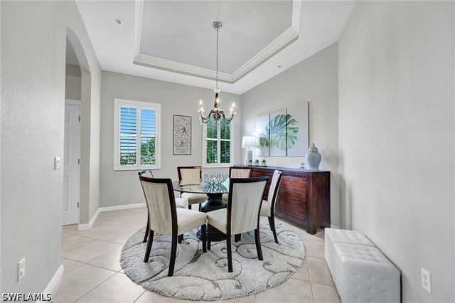 8723 Coastline CT 202, Naples, FL 34120