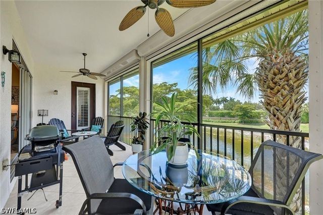 8723 Coastline CT 202, Naples, FL 34120