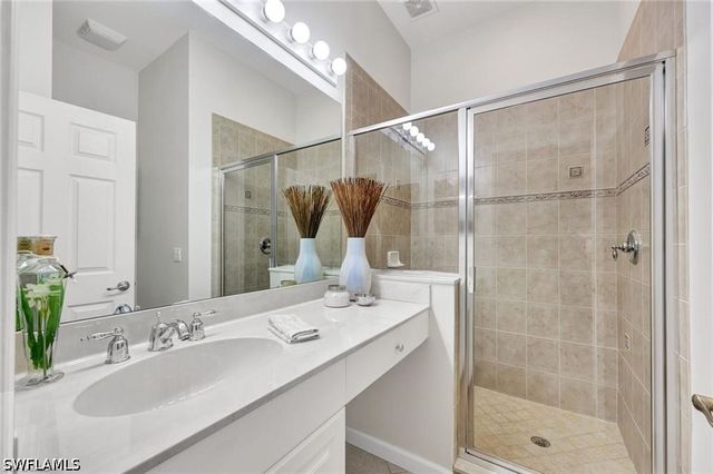 8723 Coastline CT 202, Naples, FL 34120