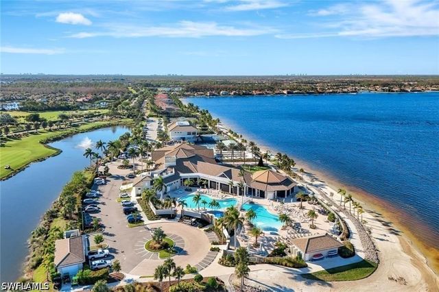 8723 Coastline CT 202, Naples, FL 34120