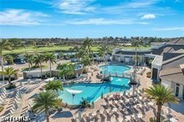 8723 Coastline CT 202, Naples, FL 34120