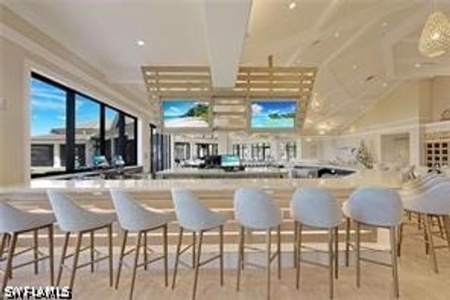 8723 Coastline CT 202, Naples, FL 34120