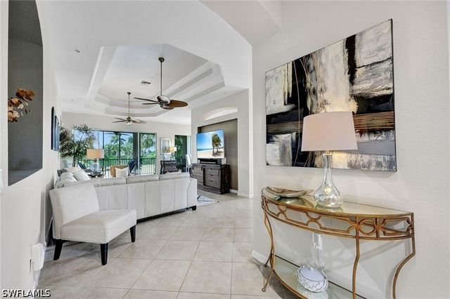 8723 Coastline CT 202, Naples, FL 34120