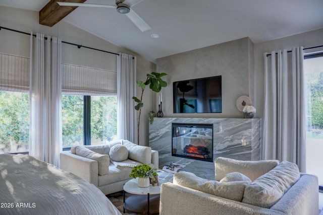 1915 E ROSE Lane, Phoenix, AZ 85016