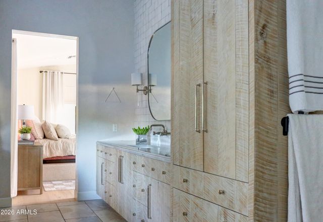 1915 E ROSE Lane, Phoenix, AZ 85016