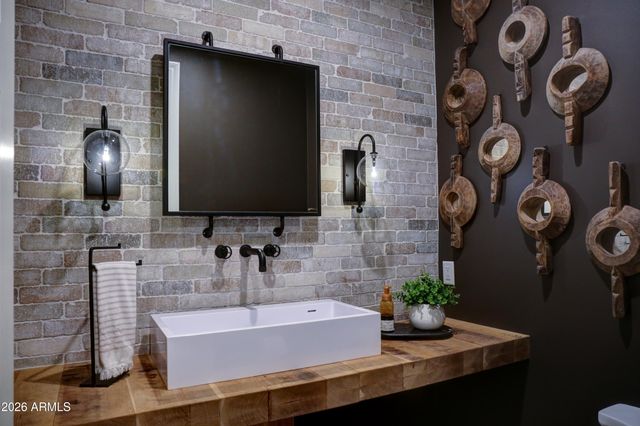 1915 E ROSE Lane, Phoenix, AZ 85016