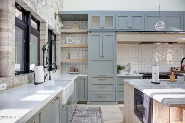 1915 E ROSE Lane, Phoenix, AZ 85016