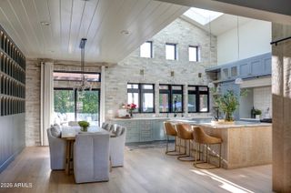 1915 E ROSE Lane, Phoenix, AZ 85016