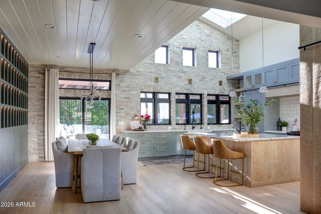 1915 E ROSE Lane, Phoenix, AZ 85016