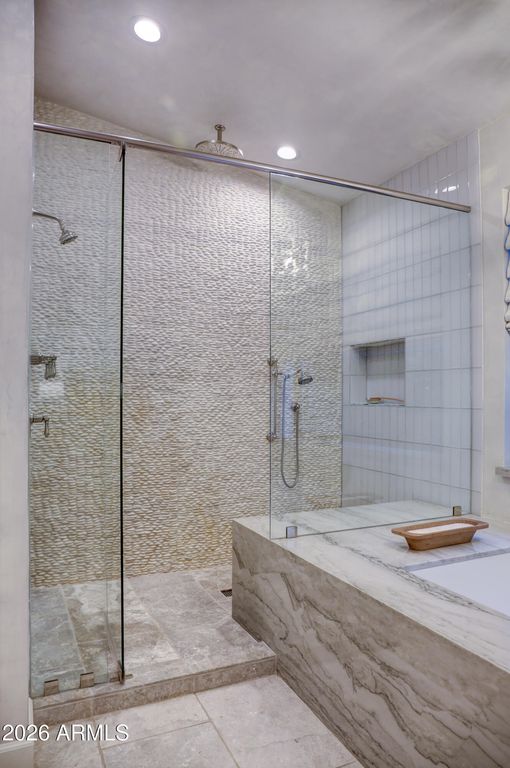 Image 21 of property listing at 1915 E ROSE Lane, Phoenix, AZ 85016