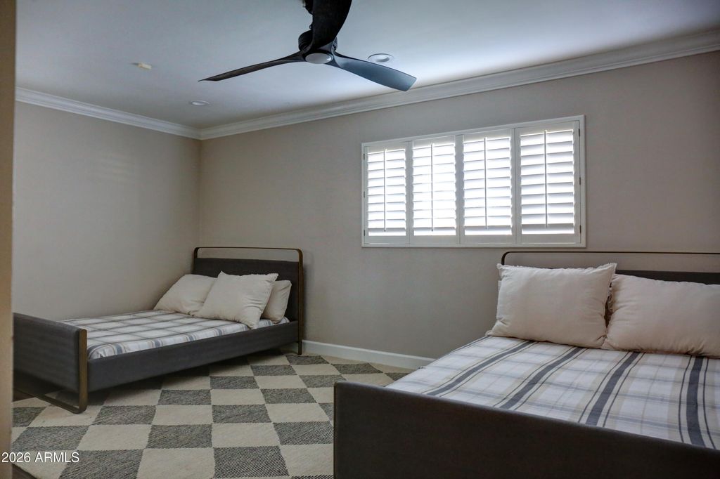 Image 29 of property listing at 1915 E ROSE Lane, Phoenix, AZ 85016