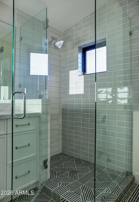 Image 36 of property listing at 1915 E ROSE Lane, Phoenix, AZ 85016