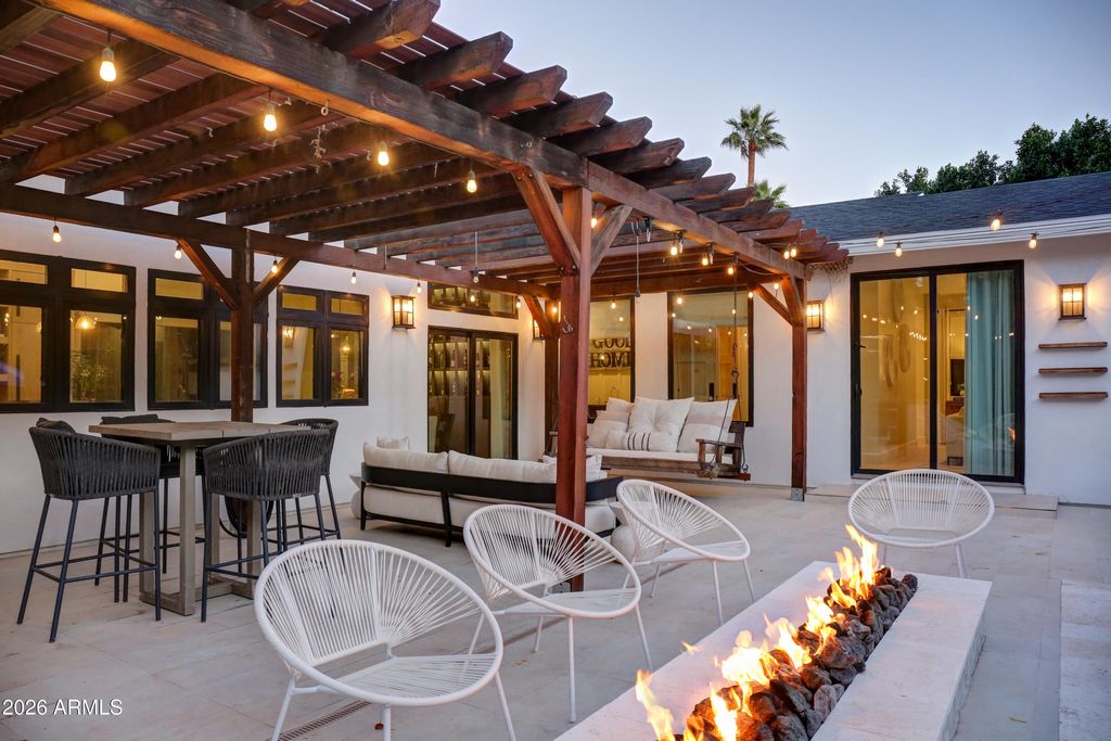 Image 43 of property listing at 1915 E ROSE Lane, Phoenix, AZ 85016