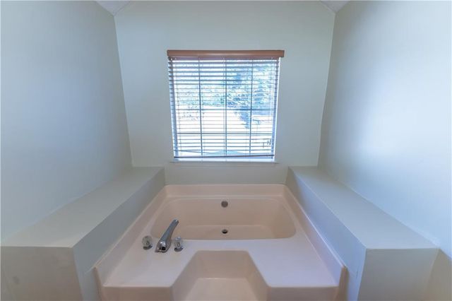 5056 Salem Rd, Covington, GA 30016