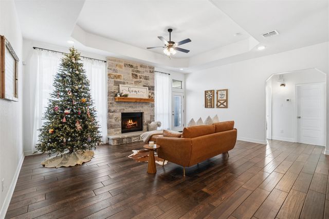 8107 Green Hill DR, Salado, TX 76571