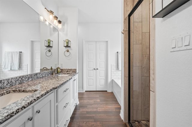 8107 Green Hill DR, Salado, TX 76571