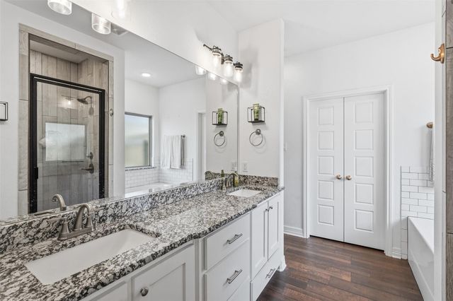 8107 Green Hill DR, Salado, TX 76571