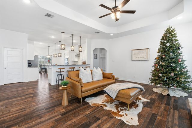 8107 Green Hill DR, Salado, TX 76571