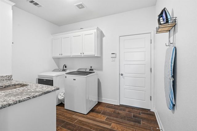 8107 Green Hill DR, Salado, TX 76571