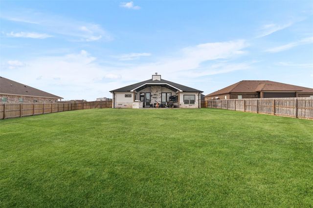 8107 Green Hill DR, Salado, TX 76571