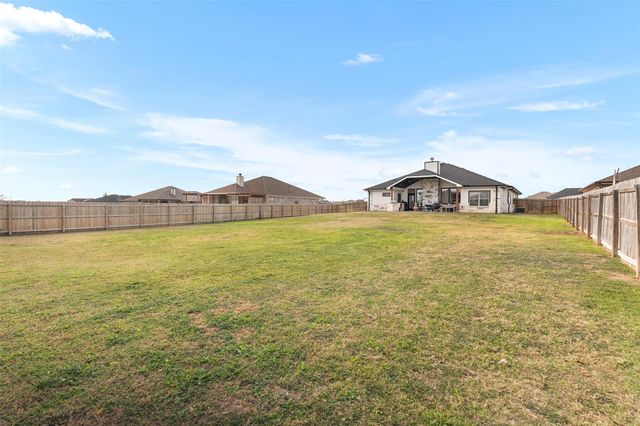 8107 Green Hill DR, Salado, TX 76571