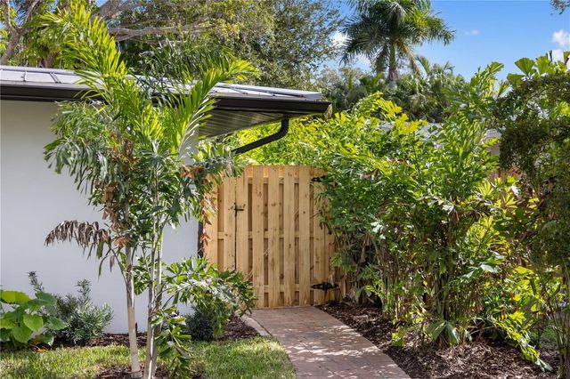 3705 TANGIER TERRACE, Sarasota, FL 34239