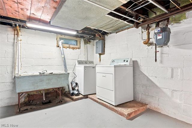 513 Redondo Road, Youngstown, OH 44504