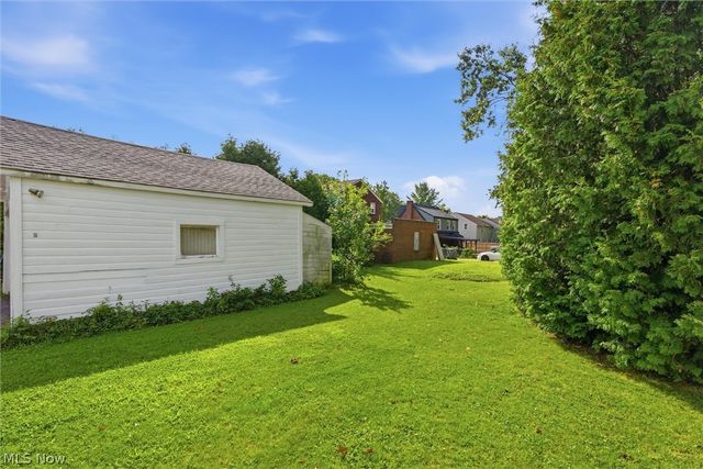 513 Redondo Road, Youngstown, OH 44504