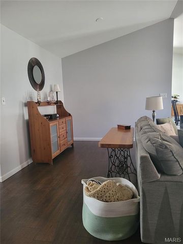 209 Flint Brook Drive, O'fallon, MO 63366