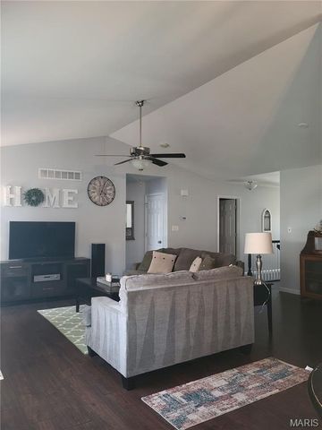 209 Flint Brook Drive, O'fallon, MO 63366