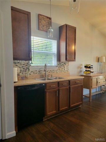 209 Flint Brook Drive, O'fallon, MO 63366