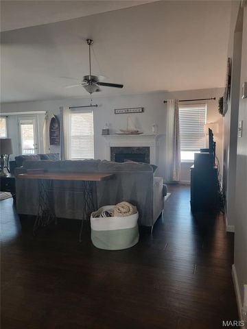 209 Flint Brook Drive, O'fallon, MO 63366