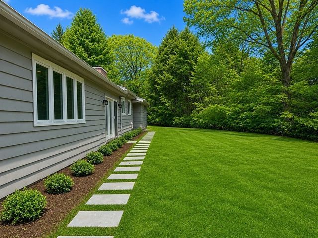 7 Longmeadow Road, Weston, MA 02493