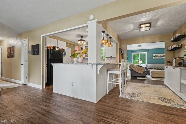 1223 Aurora Hill Drive, Aurora, OH 44202