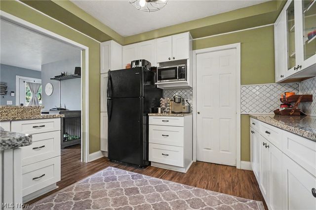 1223 Aurora Hill Drive, Aurora, OH 44202