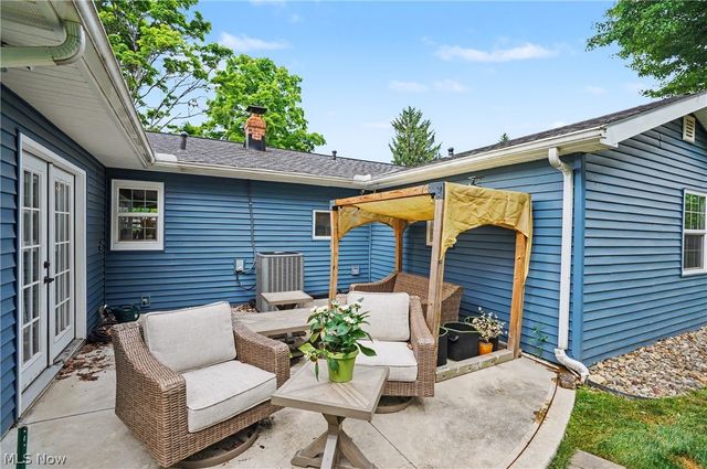 1223 Aurora Hill Drive, Aurora, OH 44202