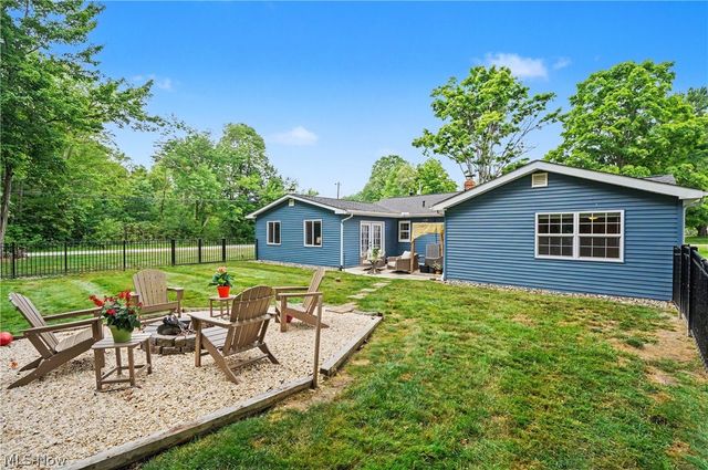 1223 Aurora Hill Drive, Aurora, OH 44202