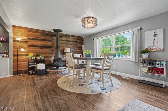 1223 Aurora Hill Drive, Aurora, OH 44202