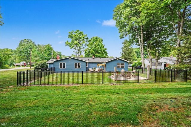 1223 Aurora Hill Drive, Aurora, OH 44202
