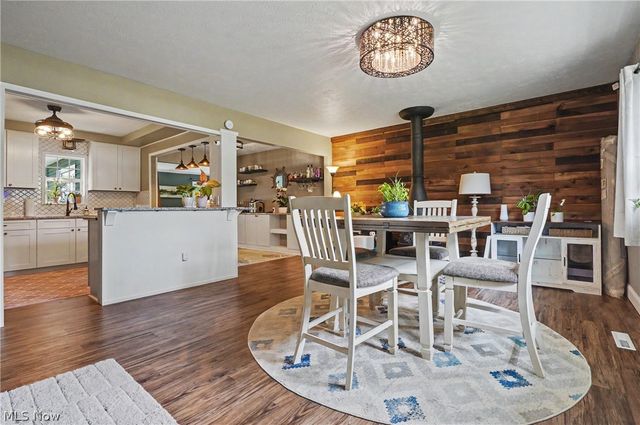 1223 Aurora Hill Drive, Aurora, OH 44202