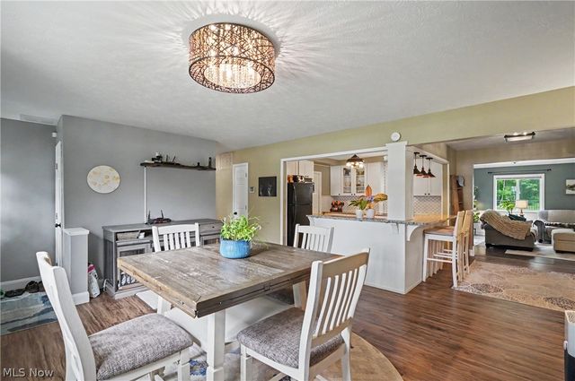 1223 Aurora Hill Drive, Aurora, OH 44202